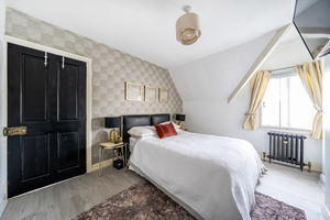 Bedroom- click for photo gallery